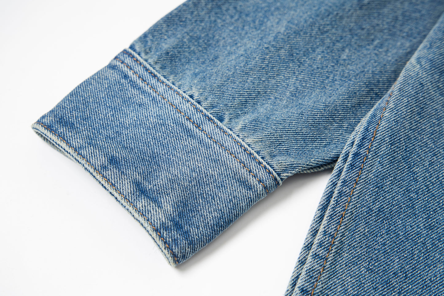 Ami paris Classic Heart Embroidered Long-Length Denim Shirt 848