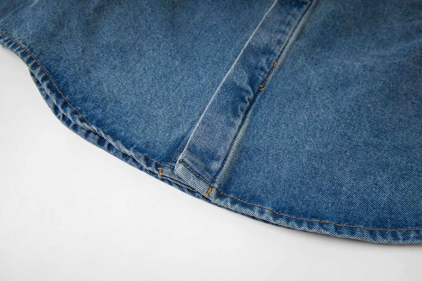 Ami paris Classic Heart Embroidered Cropped Denim Shirt 847