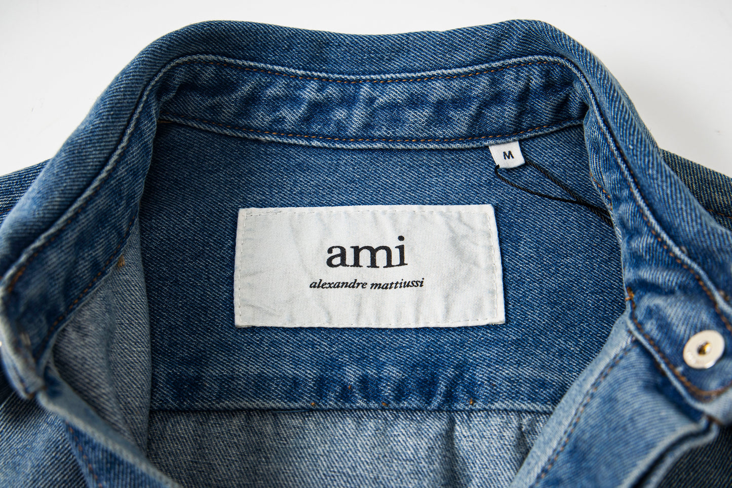 Ami paris Classic Heart Embroidered Cropped Denim Shirt 847