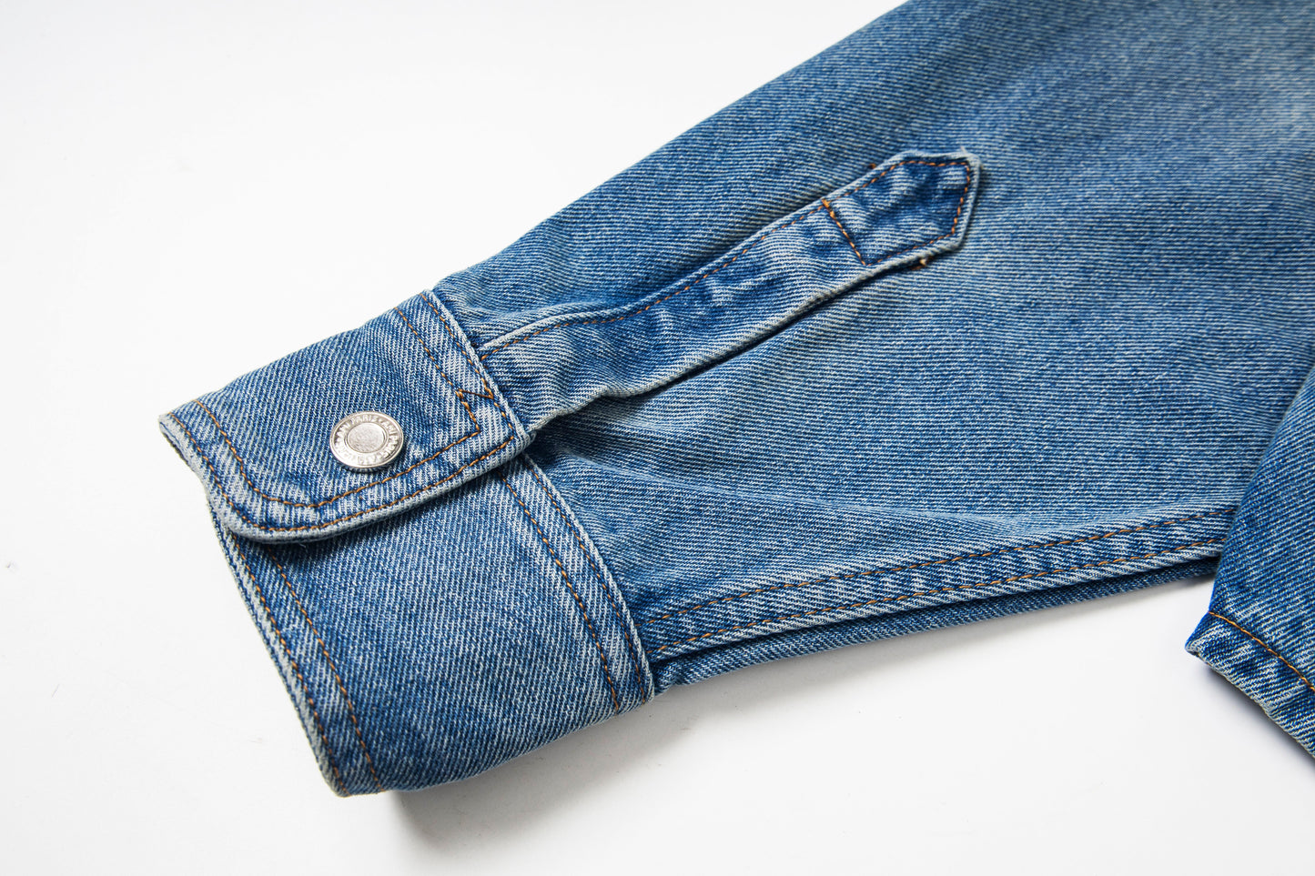 Ami paris Classic Heart Embroidered Cropped Denim Shirt 847