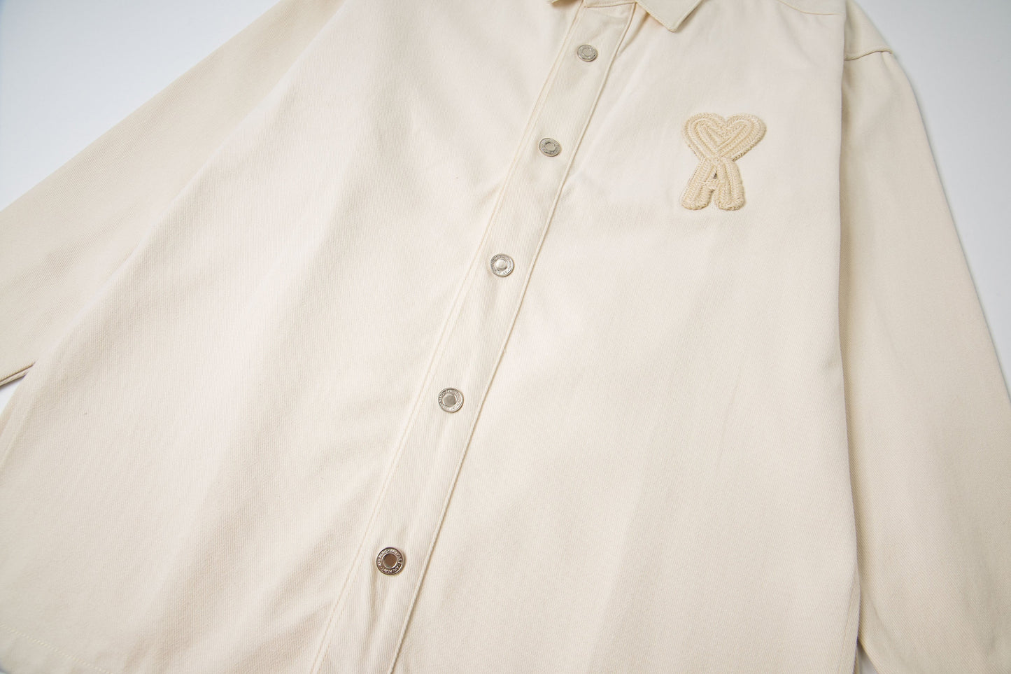 Ami paris Classic Heart Embroidered Long-Length Denim Shirt 848