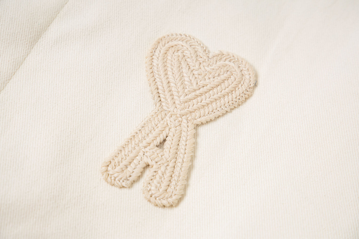 Ami paris Classic Heart Embroidered Cropped Denim Shirt 847