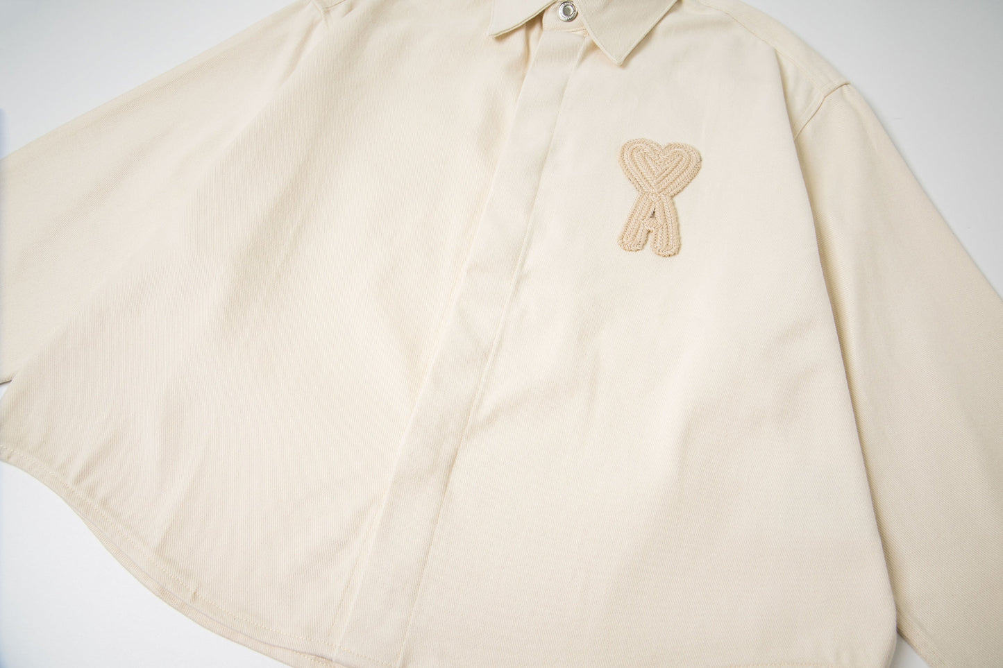 Ami paris Classic Heart Embroidered Cropped Denim Shirt 847